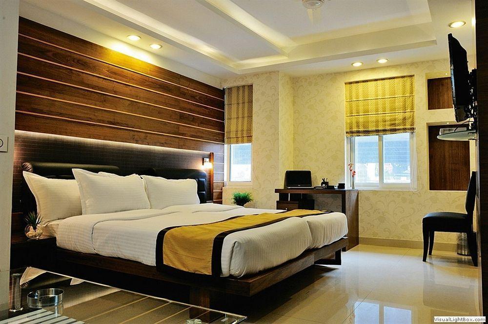 โรงแรมนิหาริกา โกลกาตา ภายนอก รูปภาพ