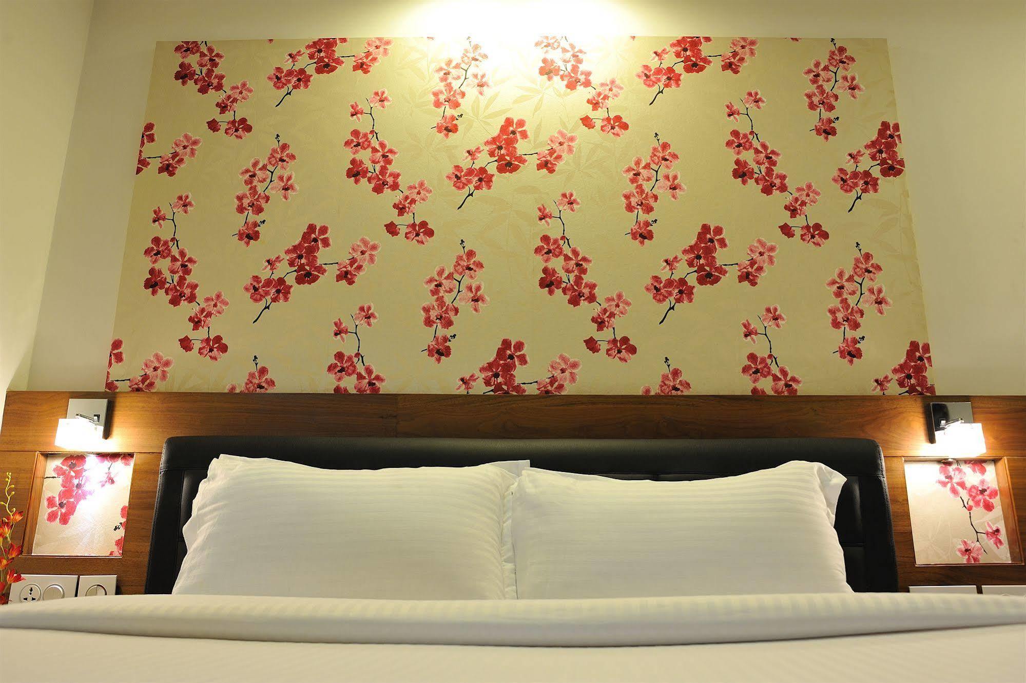 โรงแรมนิหาริกา โกลกาตา ภายนอก รูปภาพ