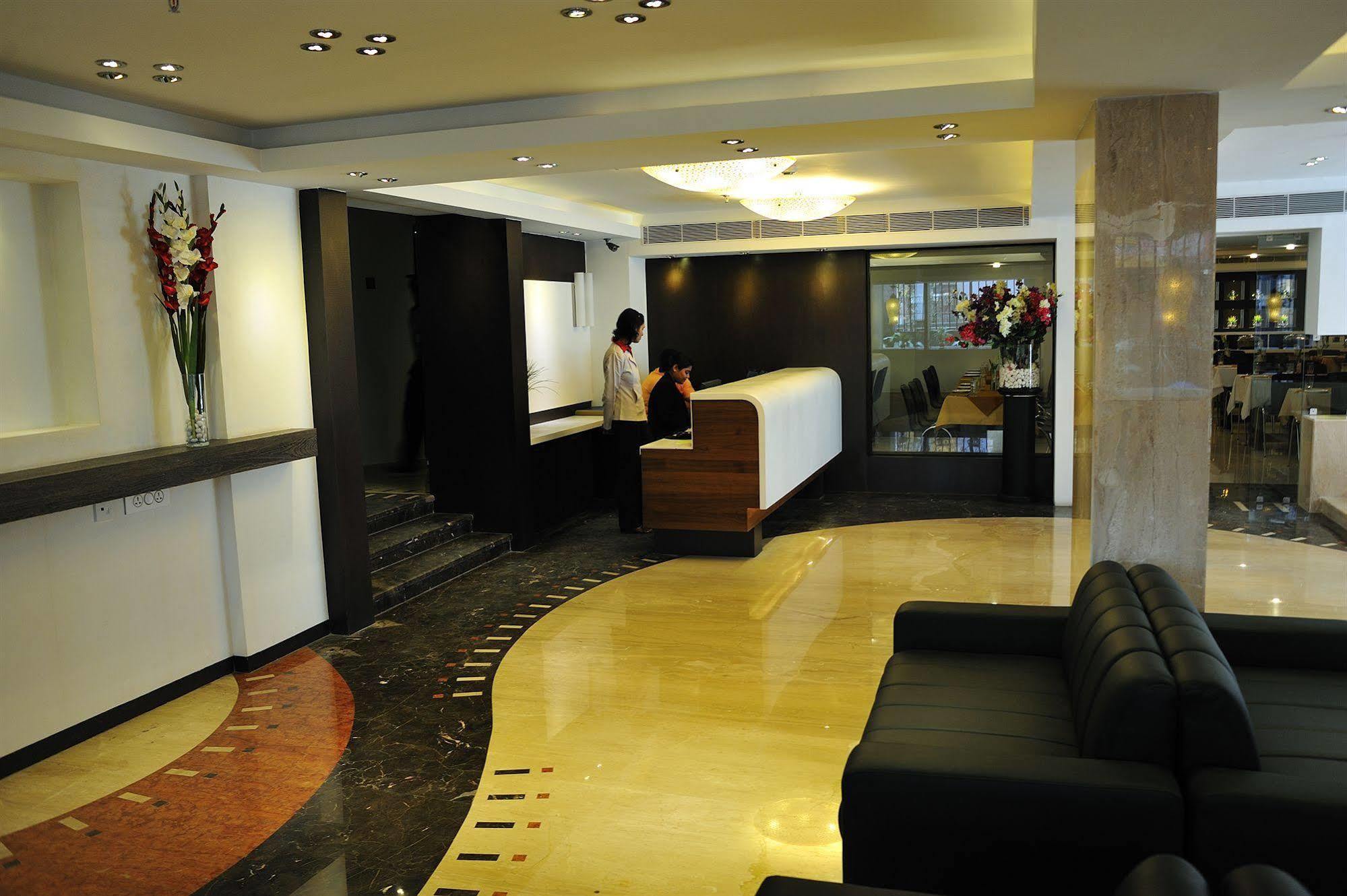 โรงแรมนิหาริกา โกลกาตา ภายนอก รูปภาพ
