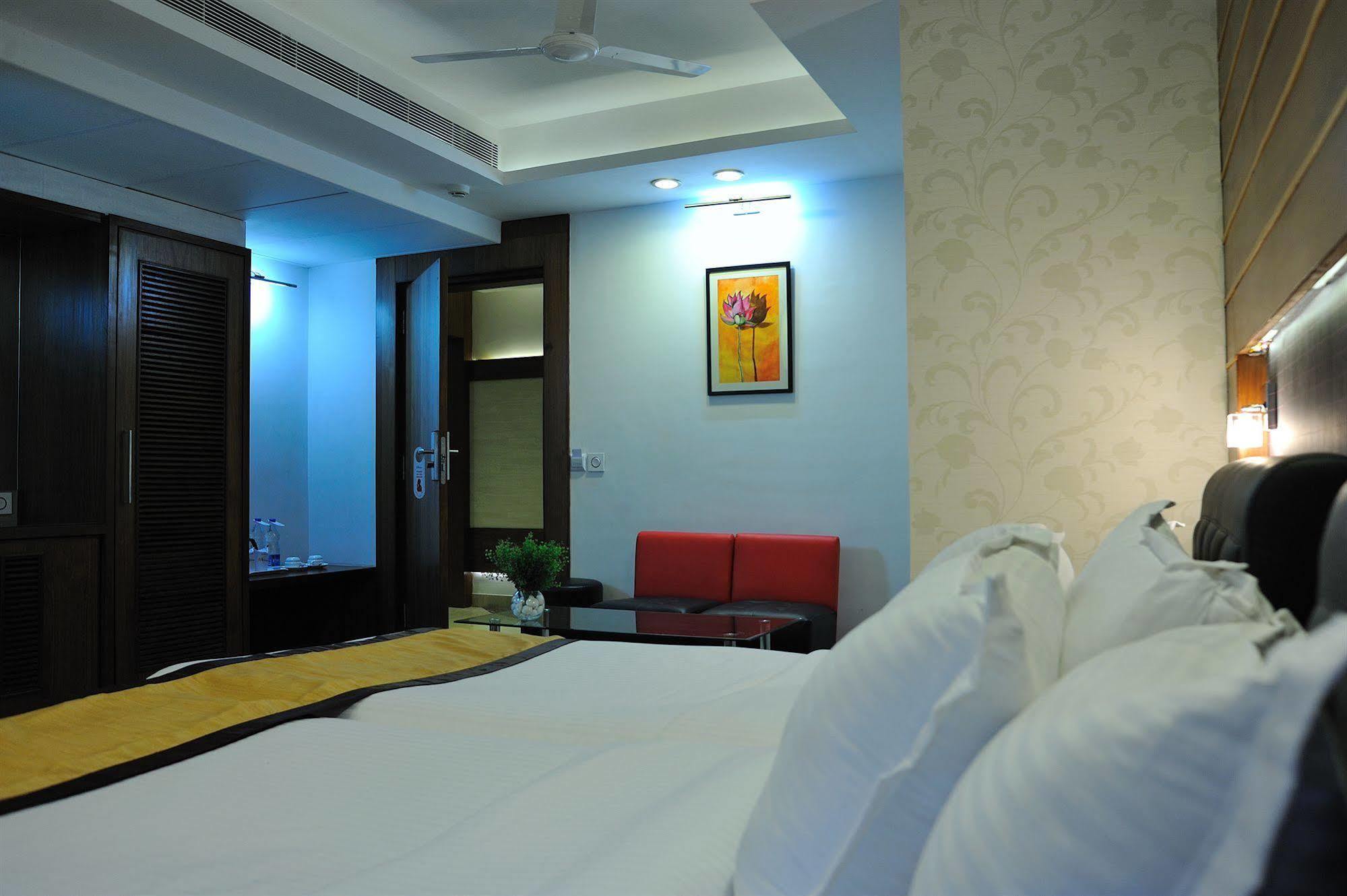 โรงแรมนิหาริกา โกลกาตา ภายนอก รูปภาพ