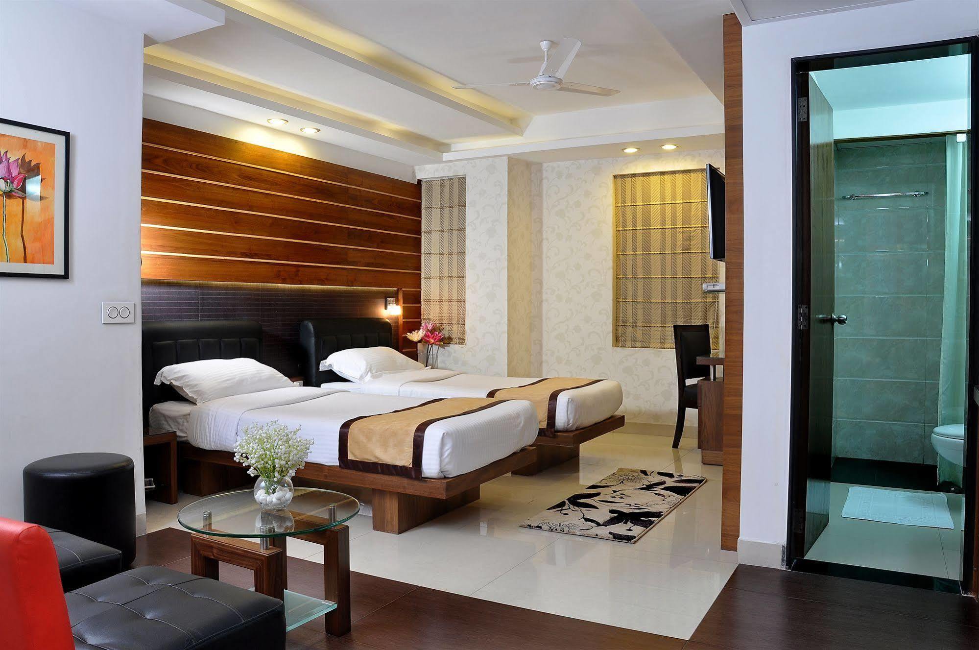 โรงแรมนิหาริกา โกลกาตา ภายนอก รูปภาพ