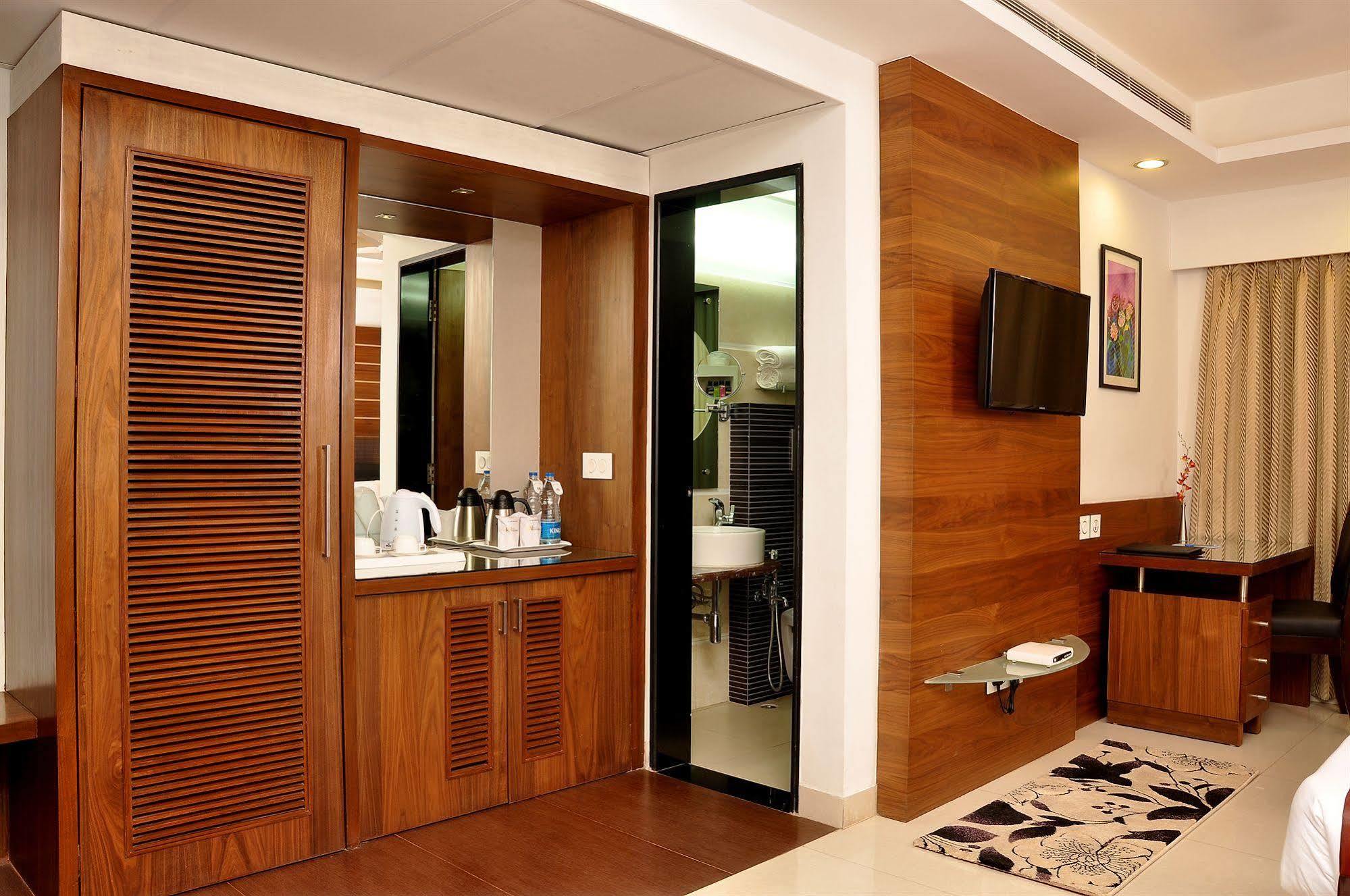 โรงแรมนิหาริกา โกลกาตา ภายนอก รูปภาพ