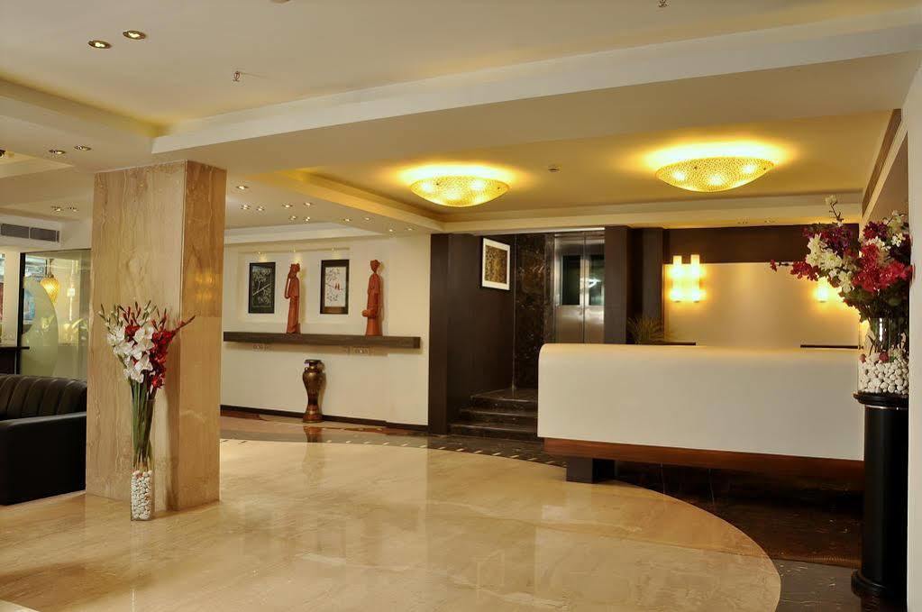 โรงแรมนิหาริกา โกลกาตา ภายนอก รูปภาพ